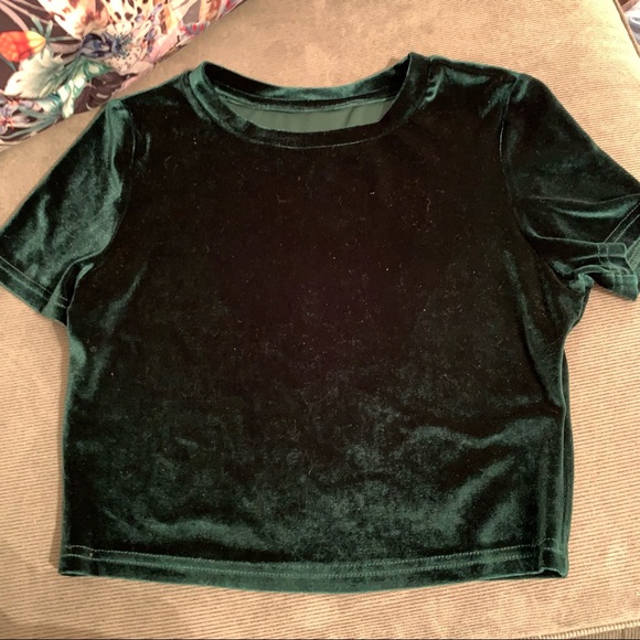 Emerald Green Velvet Short Sleeve Crop Top - Picture 2 of 4
